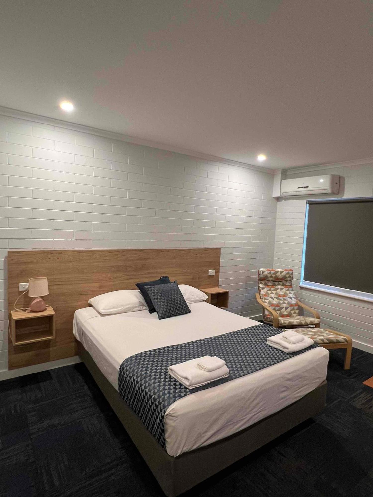 แคเทอรีน โมเทล Motel แคทเทอรีน ภายนอก รูปภาพ
