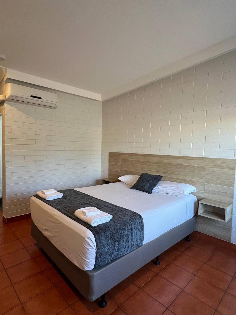 แคเทอรีน โมเทล Motel แคทเทอรีน ภายนอก รูปภาพ